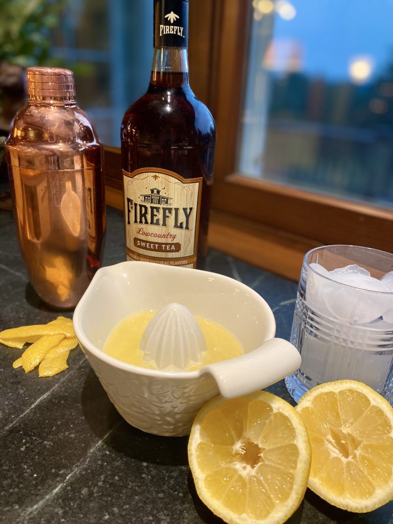 Friday Cocktail Hour: Super Simple Sweet Tea Vodka Lemonade Smash